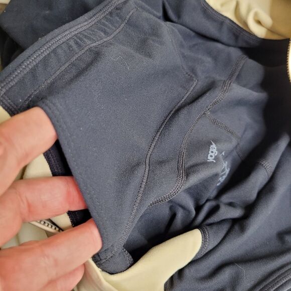 $100 NEW 1X NIKE YOGA LUXE BLACK NUDE TAN FEMININE CURVE SOFT LEGGINGS NWT - Picture 4 of 9